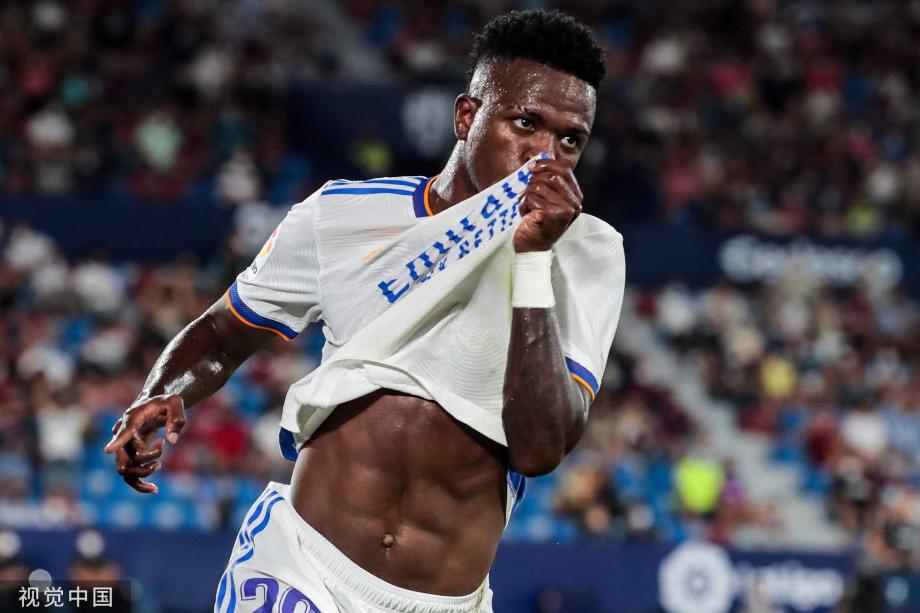 国米vs拉齐奥：劳塔罗搭档博尼，巴雷拉、恰尔汗奥卢出战