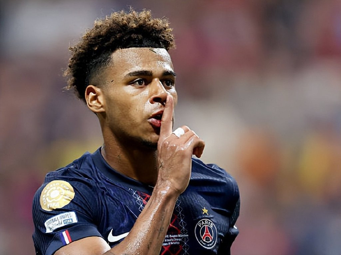 ATP年终总决赛：阿尔卡拉斯2-1逆转，基本锁定出线权，辛纳急了！