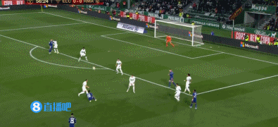 凯恩已在德甲10次完成帽子戏法，为该联赛历史第5多