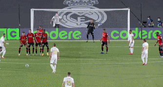 CBA俱乐部杯-奎因29分广东轻取广州 香港金牛胜同曦