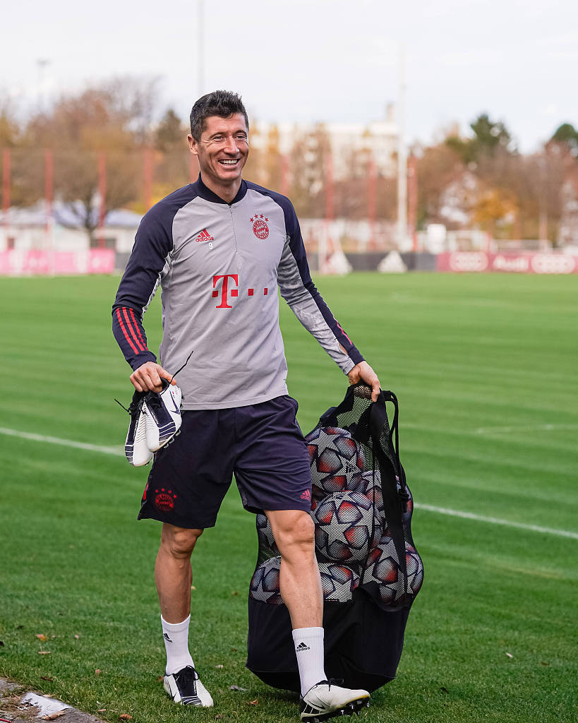 罗马诺：弗拉霍维奇与尤文谈续约无任何进展，拜仁也暂停追求