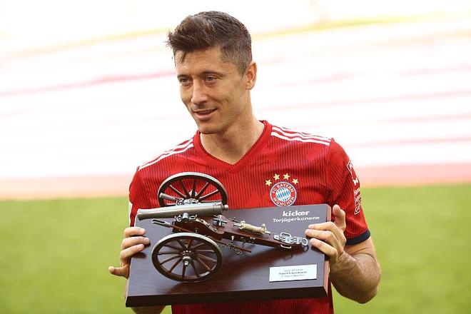 雷霆球员亚历山大砍37分，米切尔贡献20分，以赛亚-乔也有出色表现，带领球队打出强势进攻，以39-18击败开拓者。