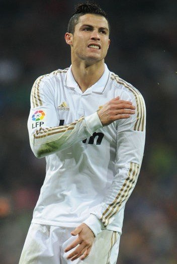 那不勒斯主场迎战尤文图斯，两队积分相近，那不勒斯伤兵满营，主场难胜尤文，可能战平。